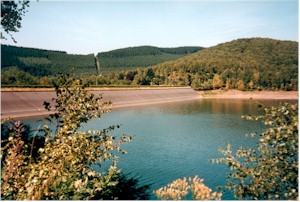 Staumauer der Obernautalsperre